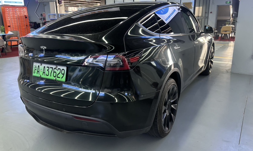 Tesla Model Y 2021 immagine di auto #2