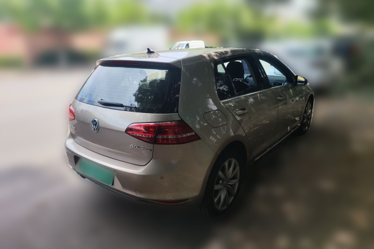 Volkswagen Golf 2015 car image #5