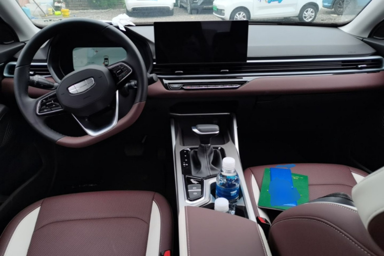 GEELY Emgrand 2025 car image #11