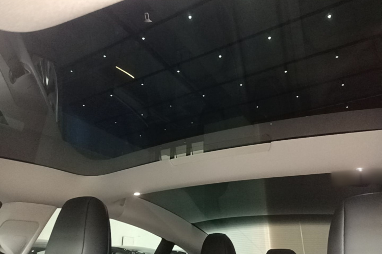 Tesla Model 3 2025 car image #18