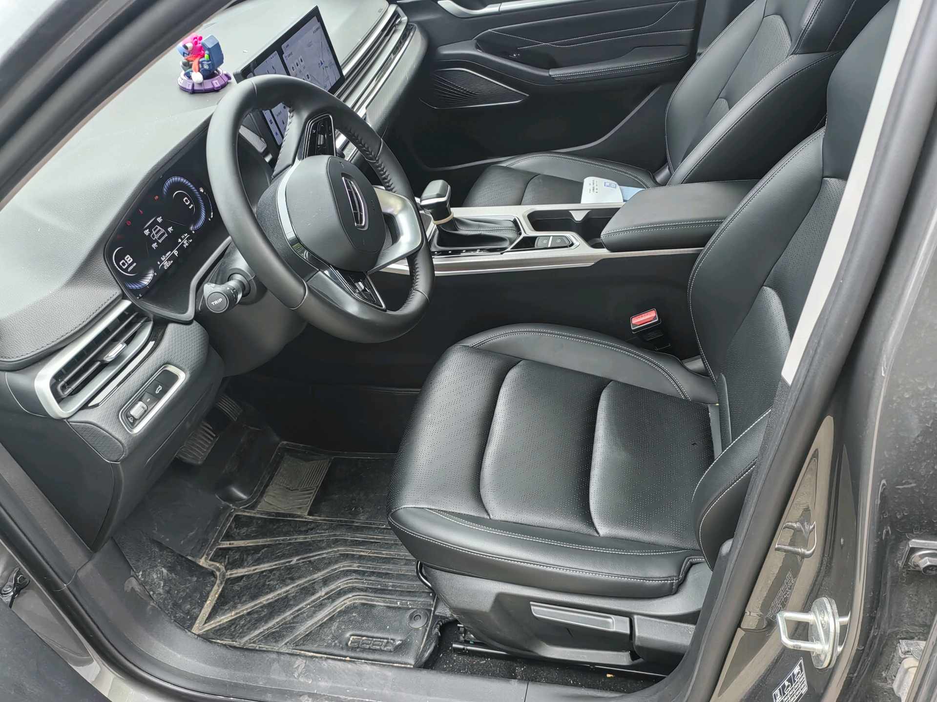 GEELY Emgrand 2024 изображение автомобиля #4