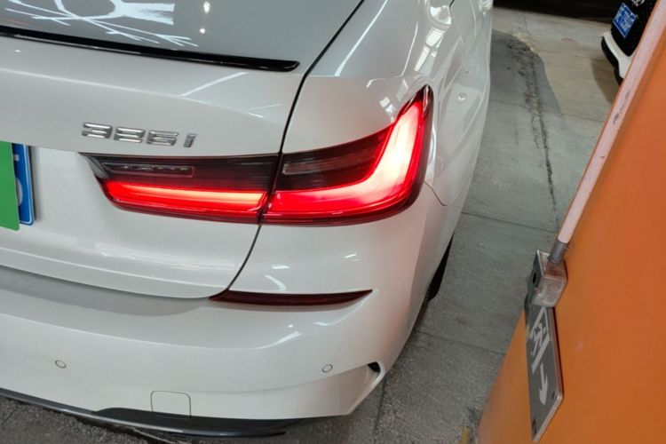 BMW 3 Series 2021 #8 BMW 3 Series 2021 car image #8