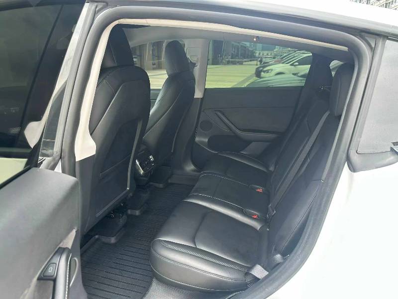 Tesla Model Y 2024 #5 Tesla Model Y 2024 car image #5