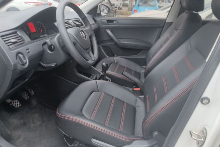 Volkswagen Santana 2021 imagen de coche #15