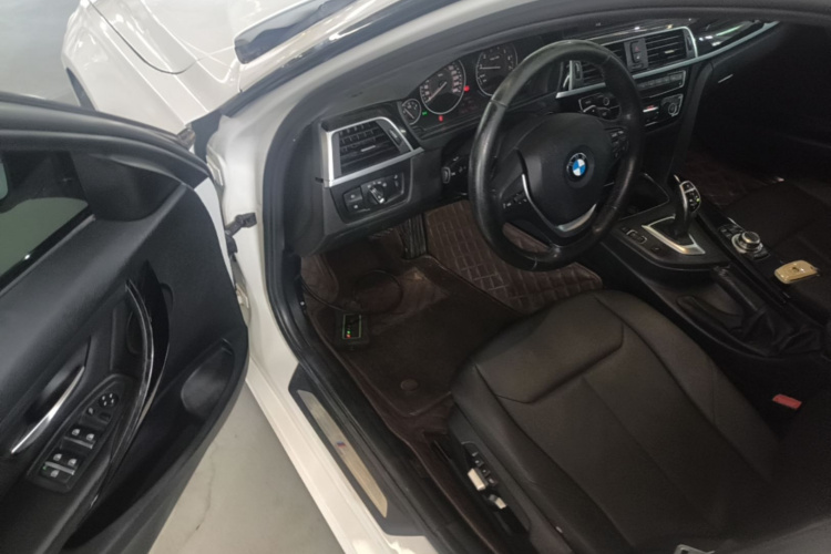 BMW 3 Series 2017 #12 BMW 3 Series 2017 car image #12
