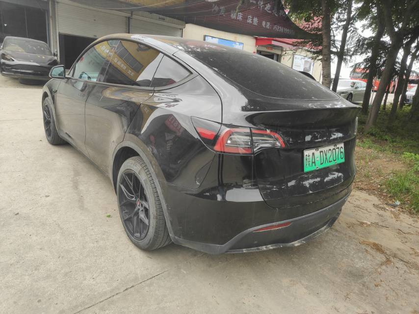 Tesla Model Y 2022 car image #4