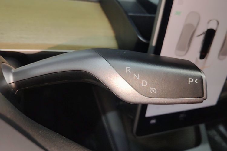 Tesla Model Y 2023 #14 Tesla Model Y 2023 car image #14