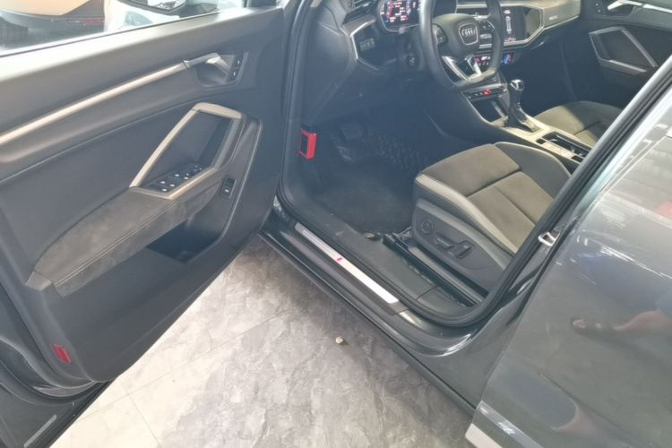 Audi Q3 2019 #16 Audi Q3 2019 car image #16