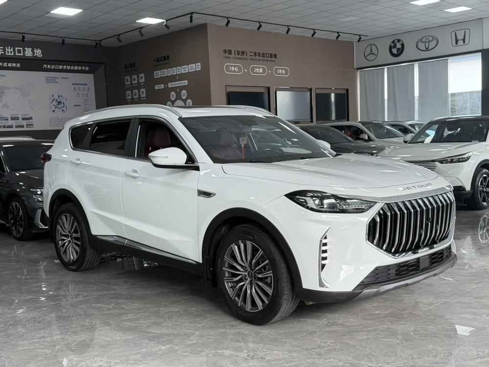 Jetour X70 PLUS 2023 car image #3