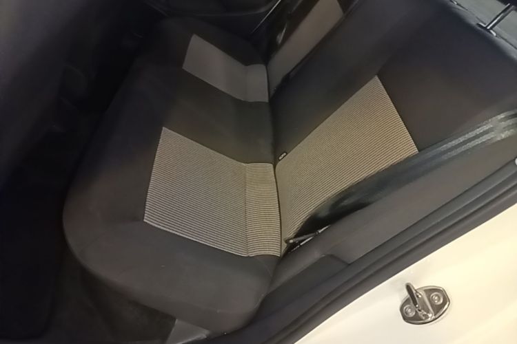 Volkswagen Polo 2017 car image #13