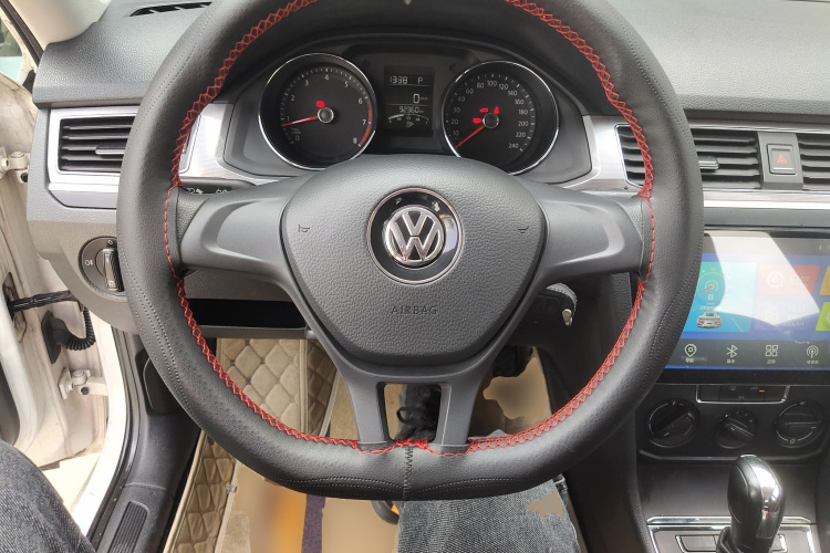 Volkswagen Bora 2018 car image #11