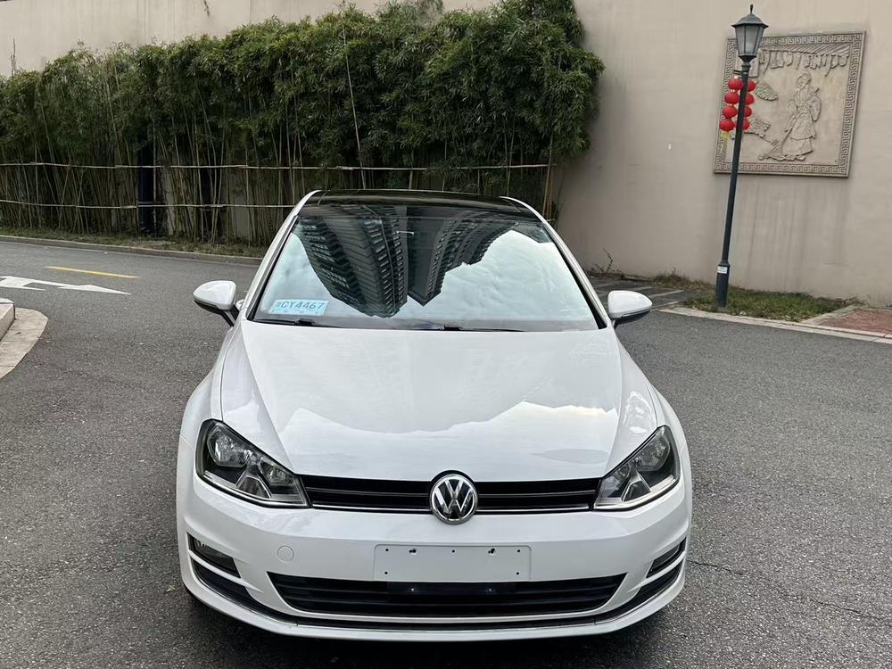 Volkswagen Golf 2015 car image #2