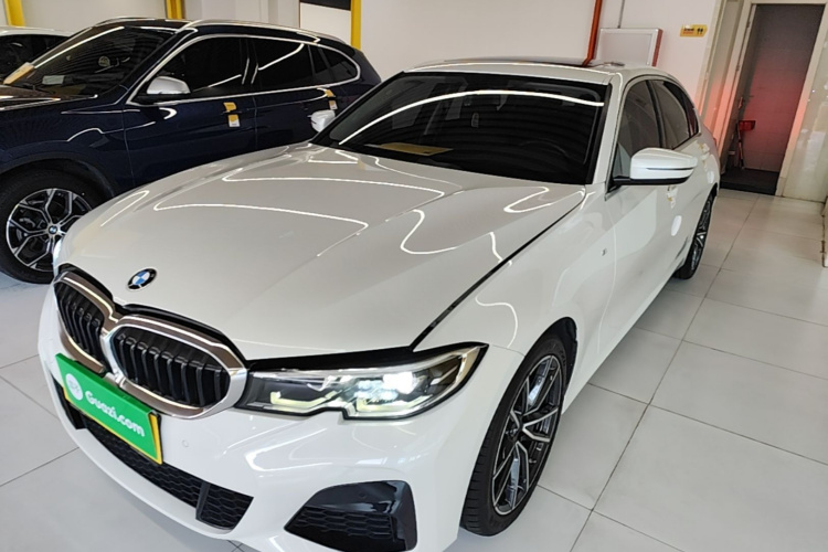 BMW 3 Series 2020 car image #2