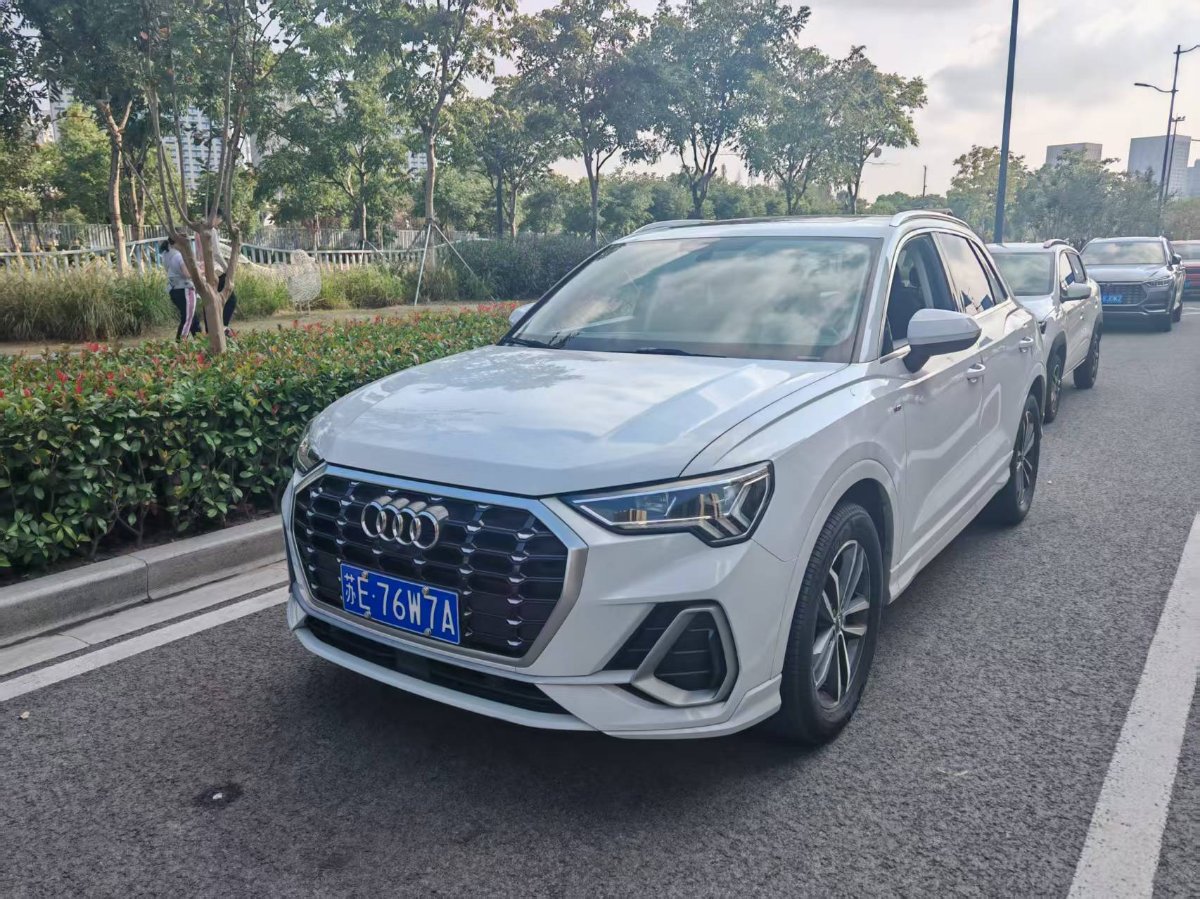 Audi Q3 2020 صورة سيارة 