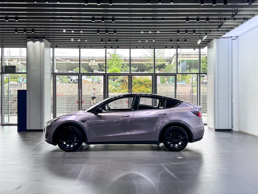 Tesla Model Y 2022 car image #4