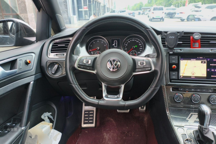Volkswagen Golf 2019 car image #12