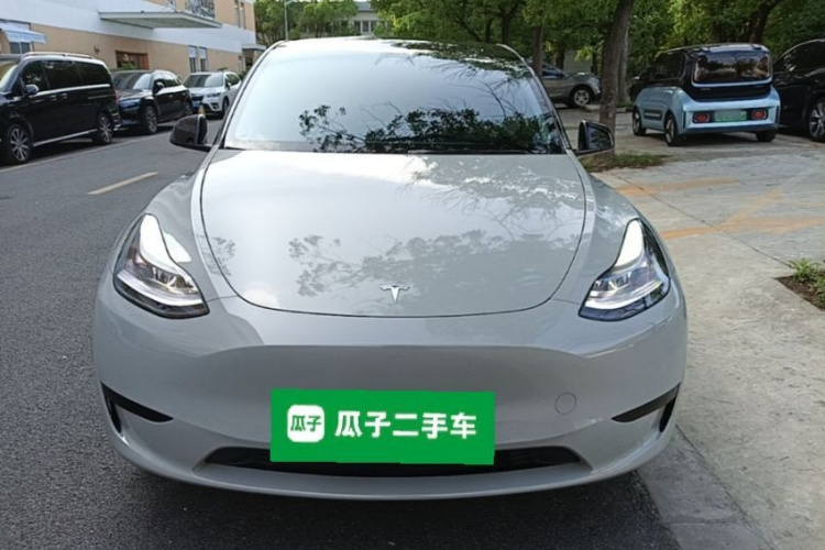 Tesla Model Y 2023 #3 Tesla Model Y 2023 car image #3