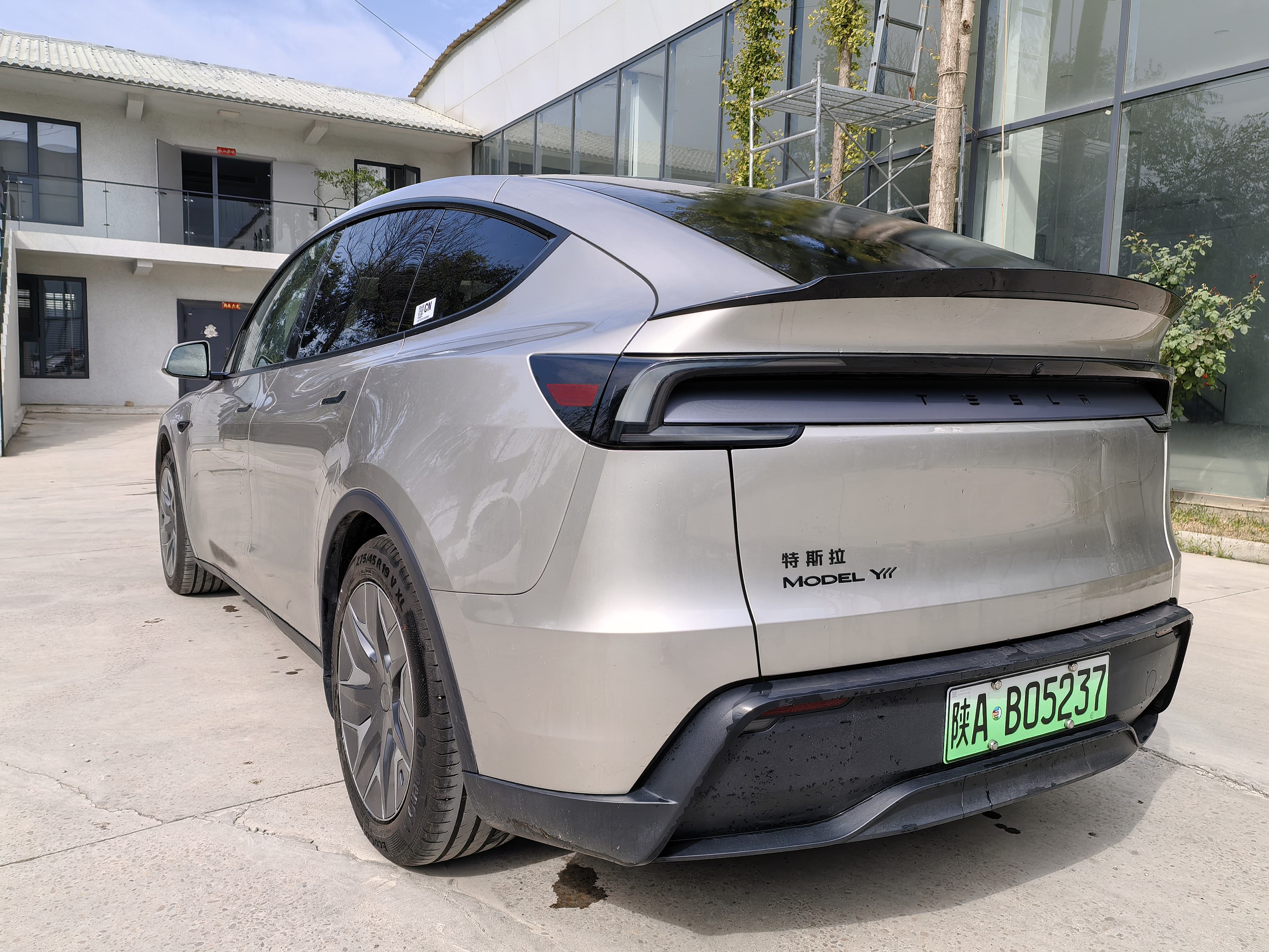 Tesla Model Y L 2025 #7 Tesla Model Y L 2025 imagen de coche #7