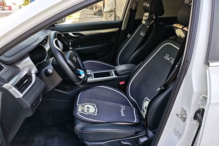 GEELY Emgrand 2020 #15 GEELY Emgrand 2020 car image #15