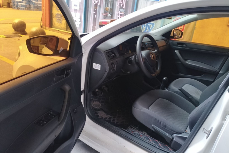 Volkswagen Santana 2019 #12 Volkswagen Santana 2019 car image #12