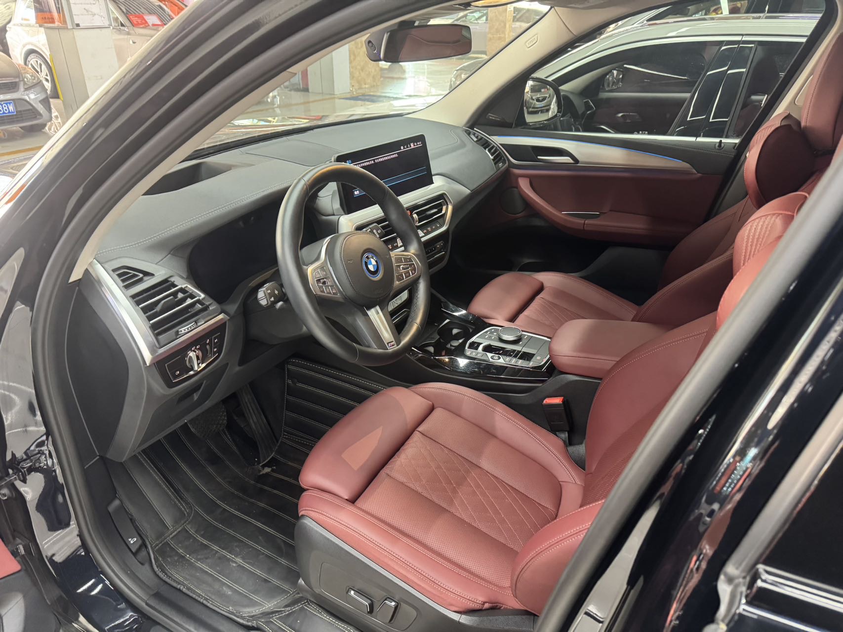BMW iX3 2024 car image #3