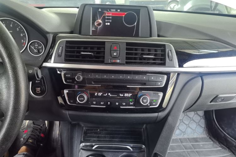 BMW 3 Series 2017 #17 BMW 3 Series 2017 car image #17