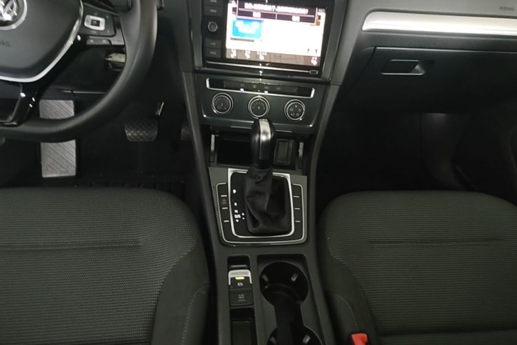 Volkswagen Golf 2019 #14 Volkswagen Golf 2019 car image #14