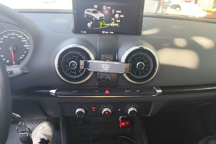 Audi A3 2019 car image #13