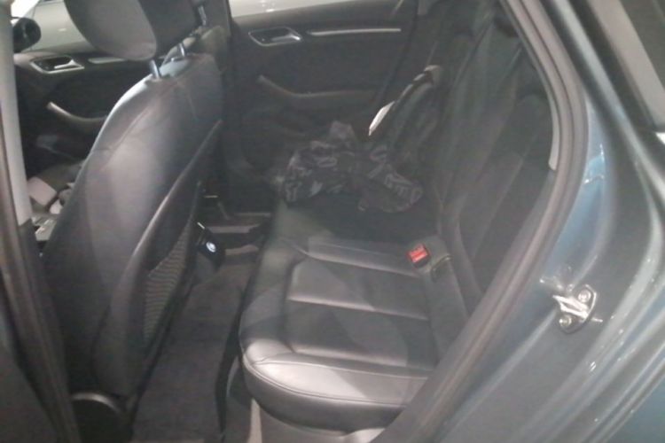 Audi A3 2019 car image #17