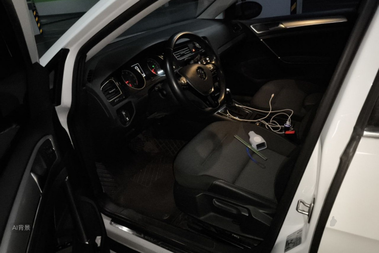 Volkswagen Golf 2020 car image #18