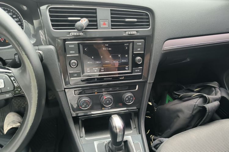 Volkswagen Golf 2017 #13 Volkswagen Golf 2017 car image #13