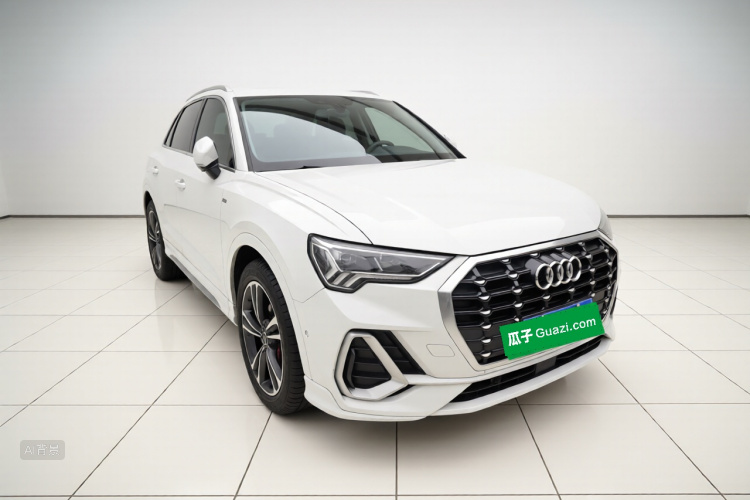 Audi Q3 2022 car image #4
