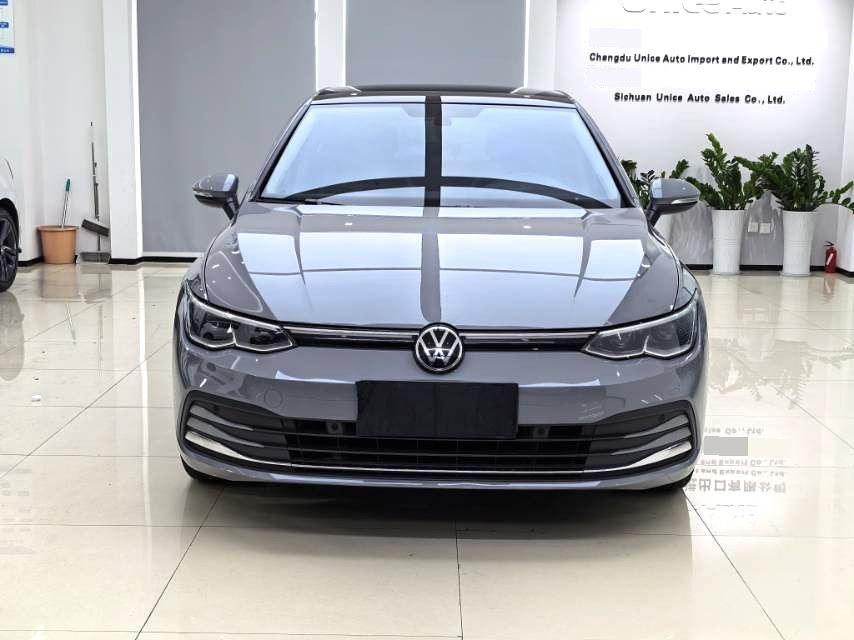 Volkswagen Golf 2023 car image #2