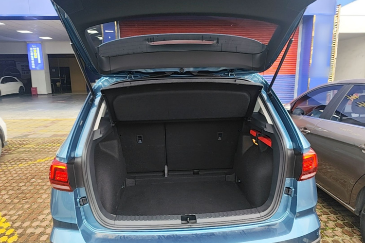 Volkswagen Tharu 2019 car image #21