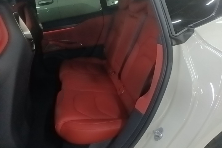 MI SU7 2025 car image #17