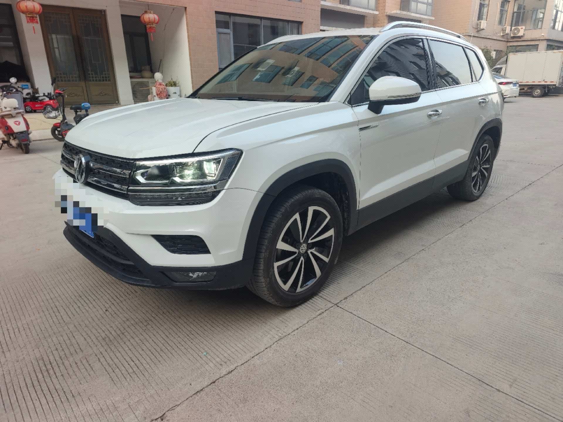 2020 immagine di auto 