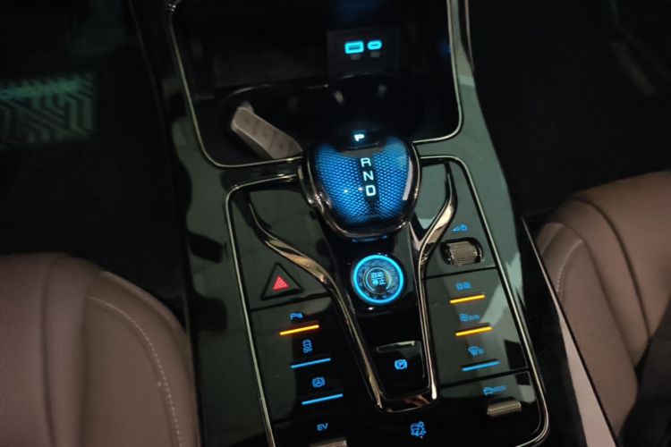 BYD Han 2024 car image #14