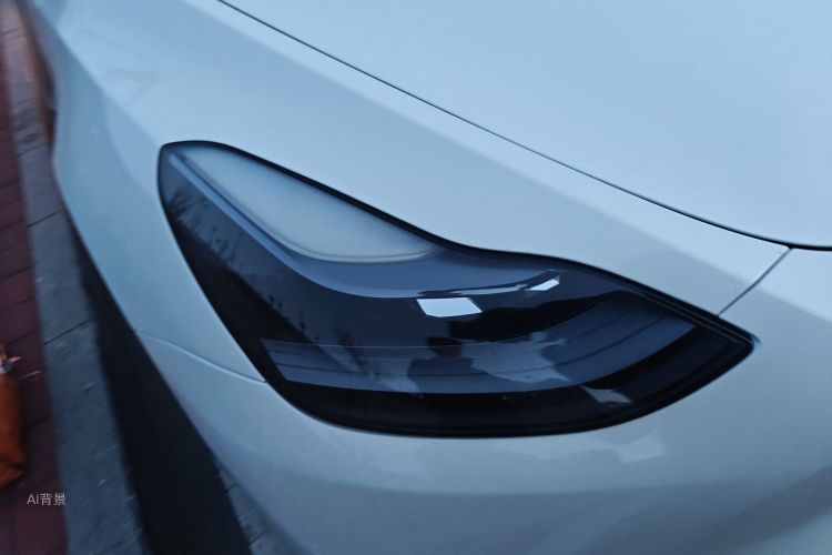 Tesla Model Y 2024 car image #8