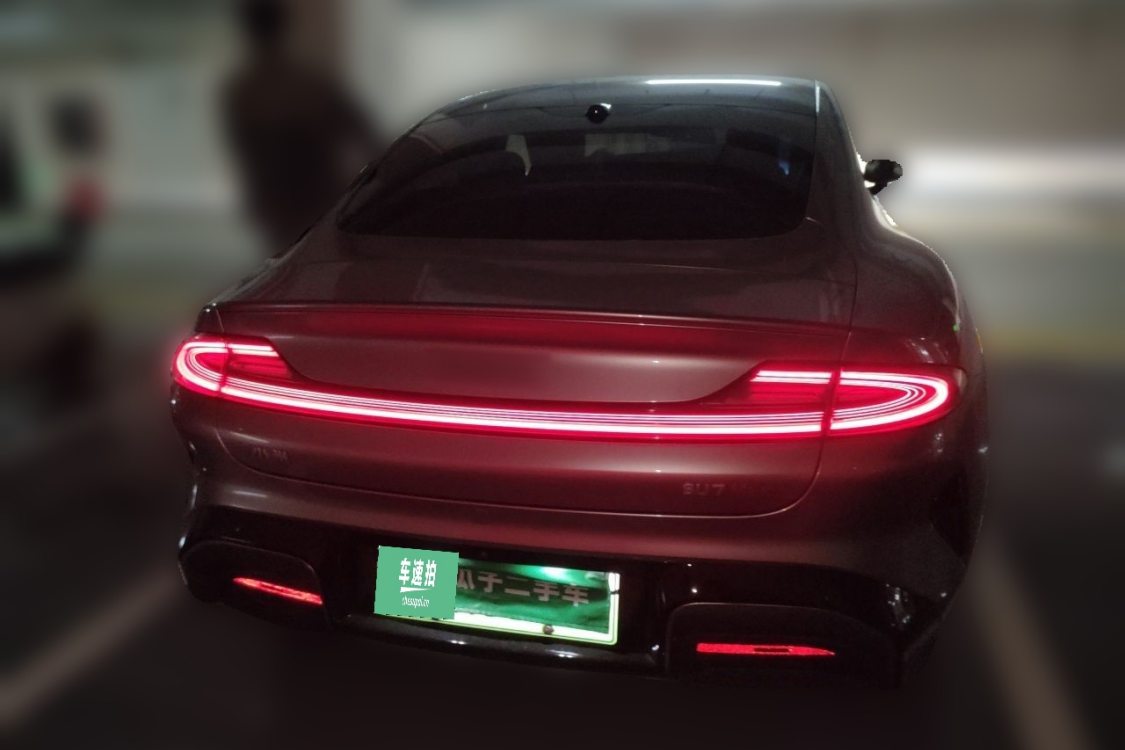 MI SU7 2024 immagine di auto #6