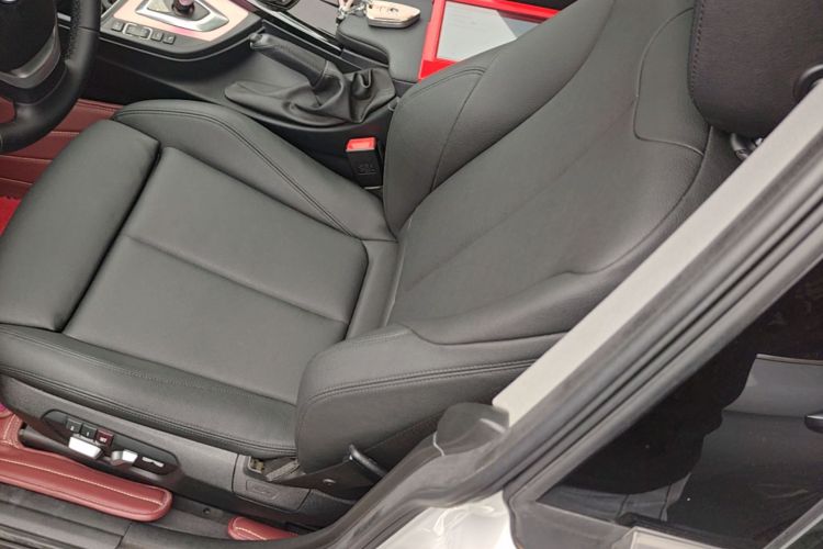 BMW 3 Series GT 2018 car image #19