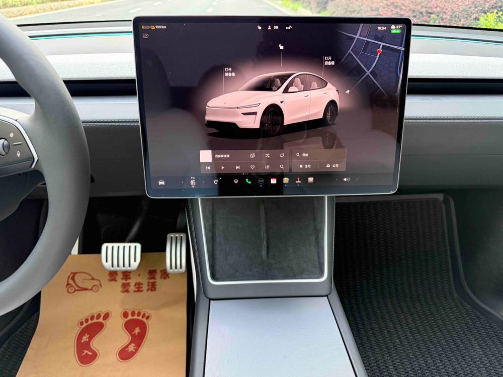 Tesla Model Y 2025 car image #6