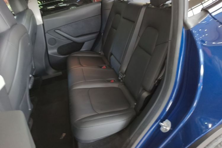 Tesla Model Y 2021 car image #17