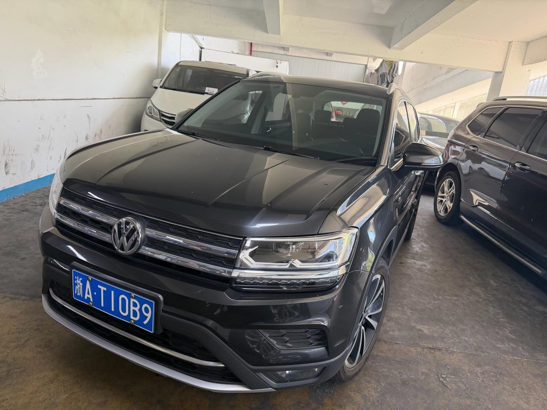 2020 immagine di auto 