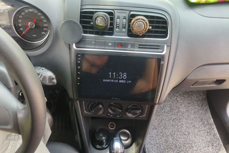 Volkswagen Polo 2016 #15 Volkswagen Polo 2016 car image #15