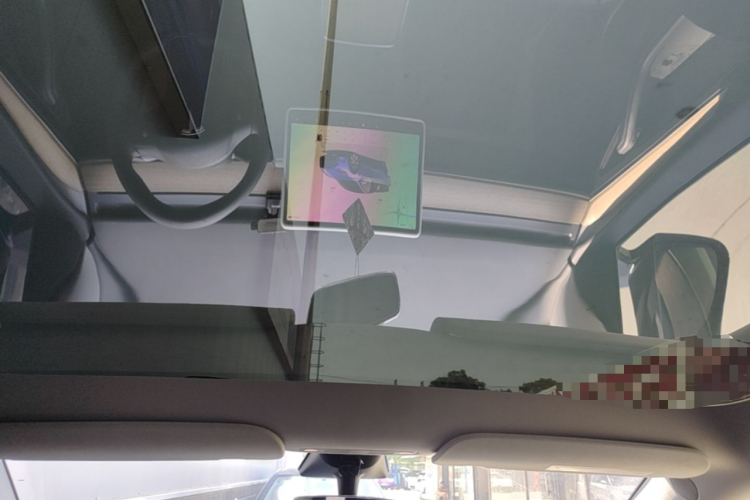 Tesla Model Y 2023 car image #20