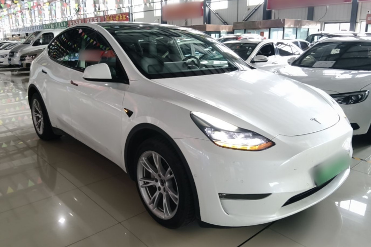 Tesla Model Y 2023 #4 Tesla Model Y 2023 car image #4