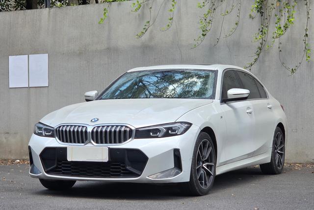 BMW 3 Series 2024 car image #20