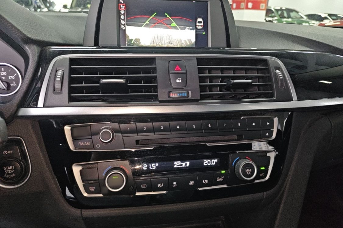 BMW 3 Series 2017 car image #8