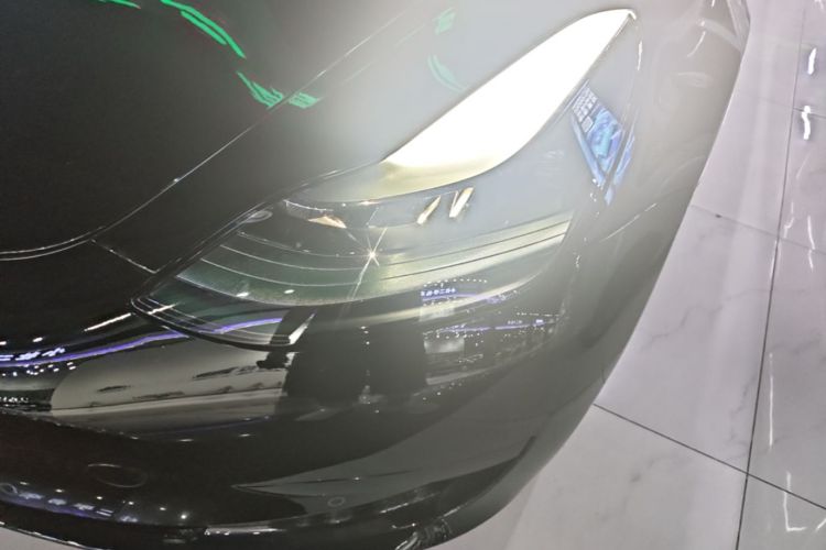 Tesla Model 3 2022 car image #23