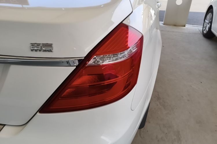 GEELY Emgrand 2017 car image #8